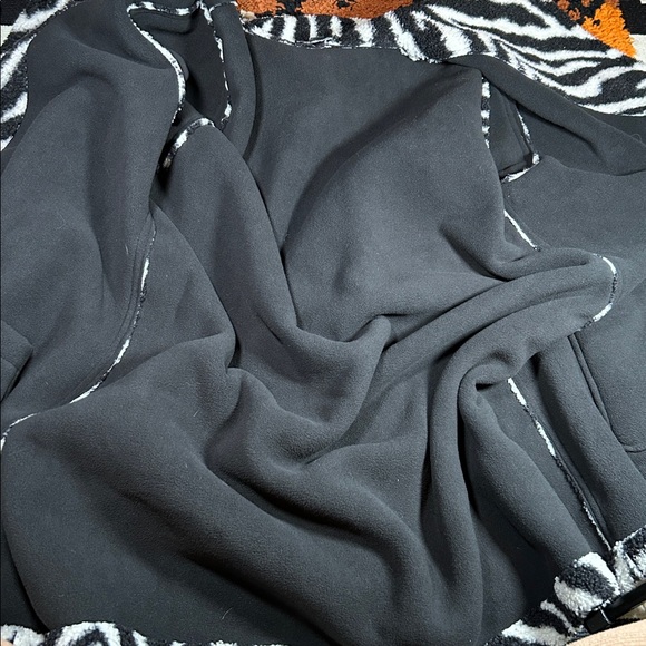 SUSAN GRAVER, Reversible, zebra Sherpa jacket!! - Picture 7 of 10
